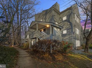 2236 Hunters Run Dr #2236, Reston, VA 20191