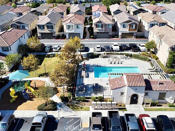 4th image of 687 S Fillmore Ave