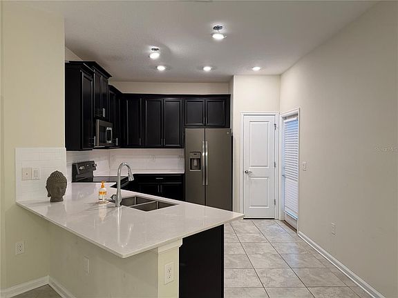 5th image of 8513 Golf Way