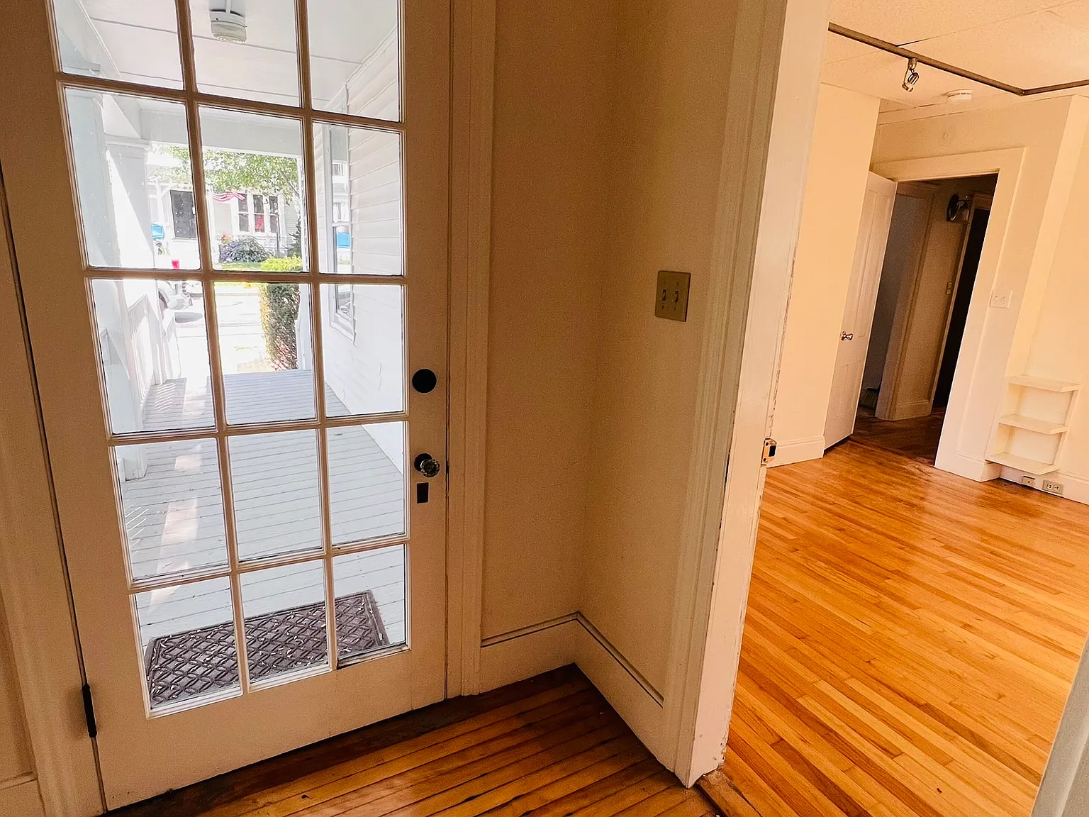 4 bed, 2250 sqft, $3,900 — Photo 3