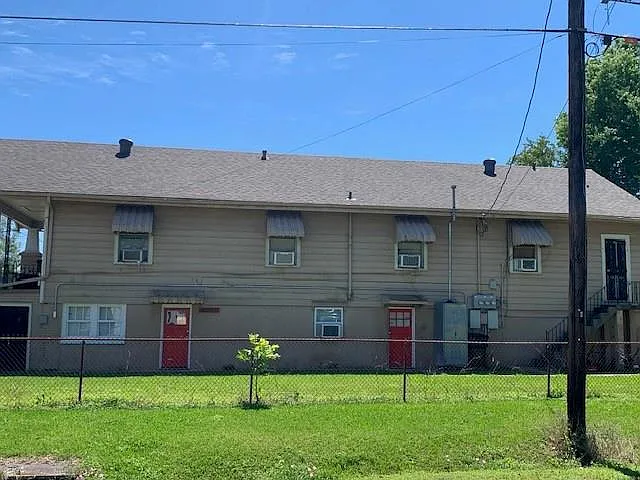 807 Whitney Ave #1