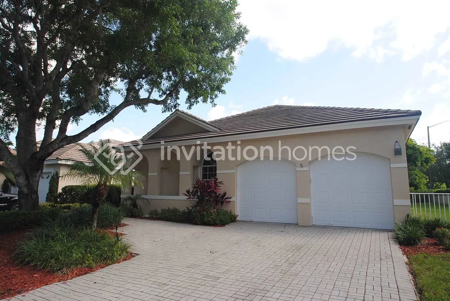 12052 Glenmore Dr Coral Springs, FL 33071 — Photo 1