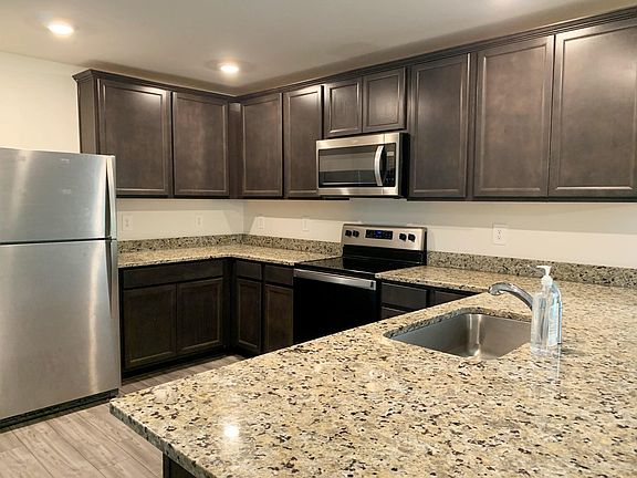 4th image of 2082 S Chamberlain Blvd