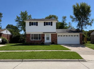 1241 Selma St, Westland, MI 48186