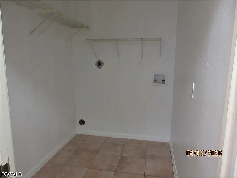 1218 NE 8th Ter — Photo 22