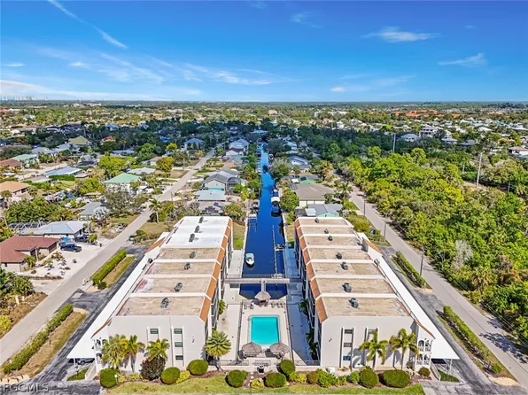 9395 Pennsylvania Ave APT 9, Bonita Springs, FL 34135