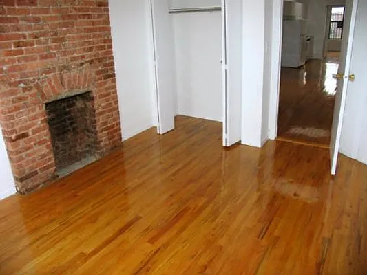 Rented by Metropolitan Realty | media 13