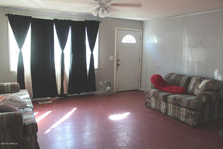 2nd image of 411 W Blvd N