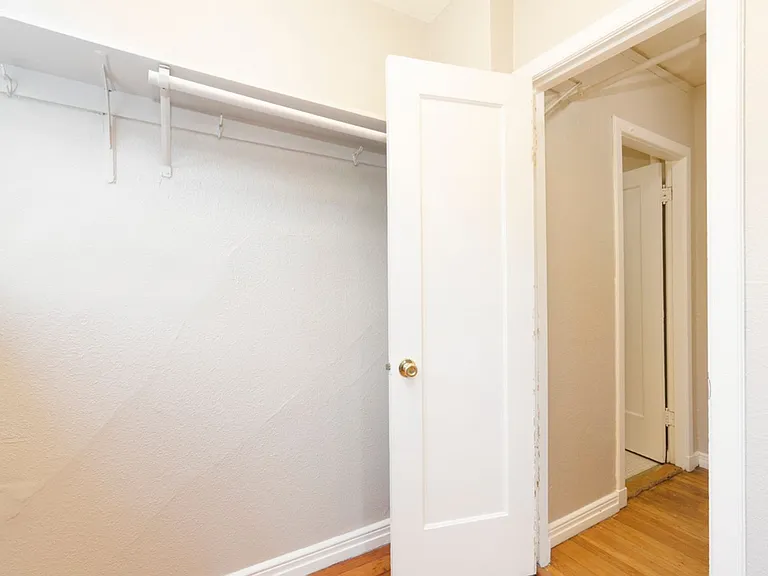 Charlesgate Apartments - Vintage Studios — Photo 53