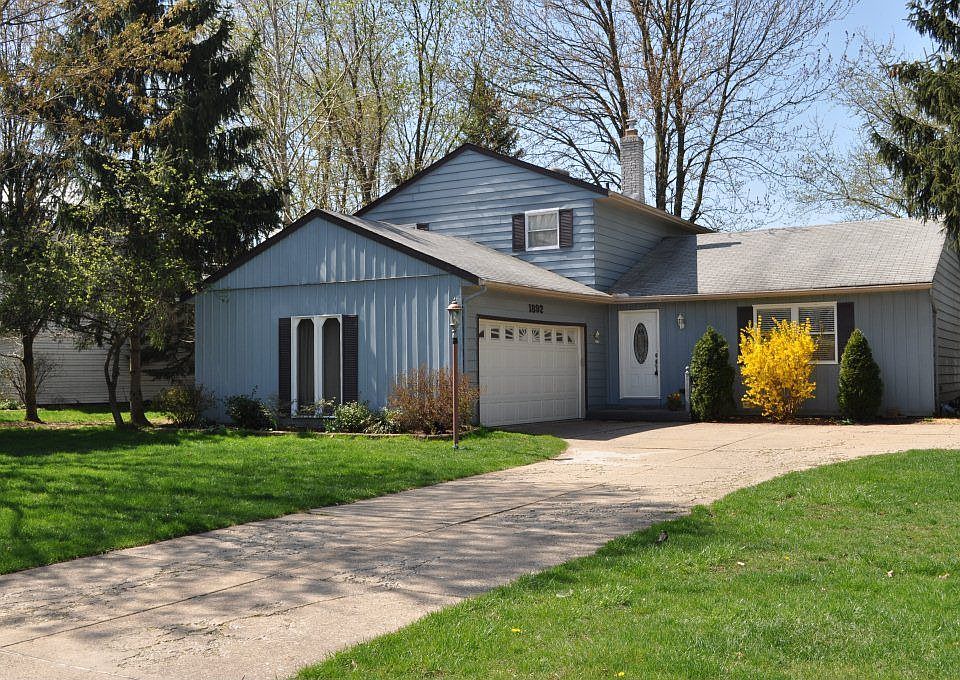 1st image of 1892 Shaw Cir