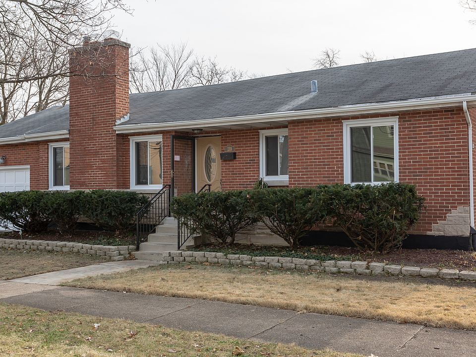 1st image of 139 N Lincoln St