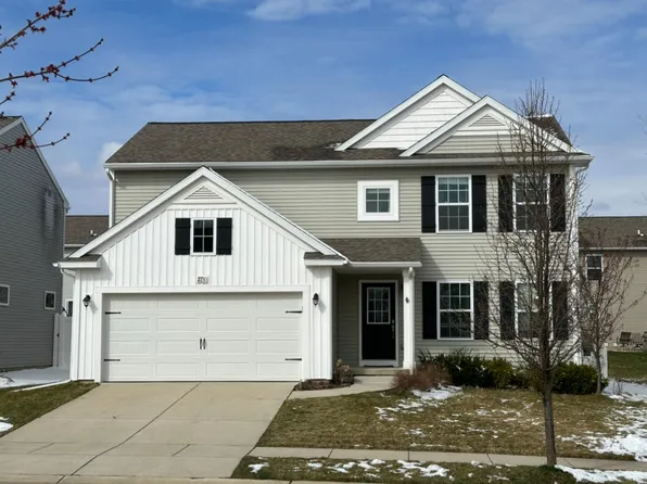 2751 Au Gres River Dr, Fowlerville, MI 48836