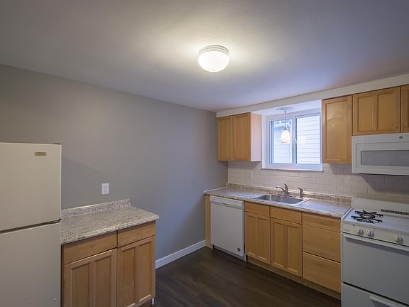 3rd image of 321 Hawthorne Ave APT 2