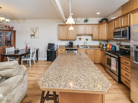 5th image of 216 Glenn Abbey Pl #14