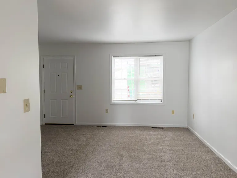 80 Diller Ave #4 — Photo 3