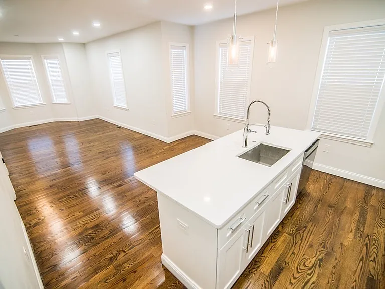 757 Washington St #1 — Photo 6
