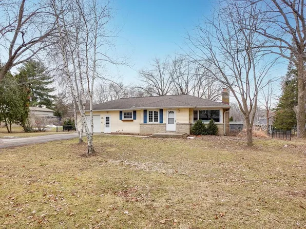 W379N5787 Meadowview ROAD, Oconomowoc, WI 53066