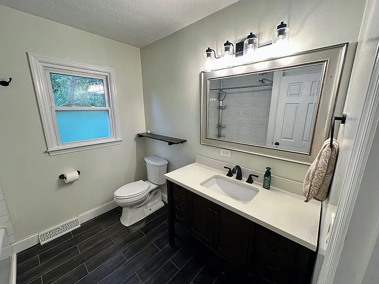 1187 Devonport Cir — Photo 6