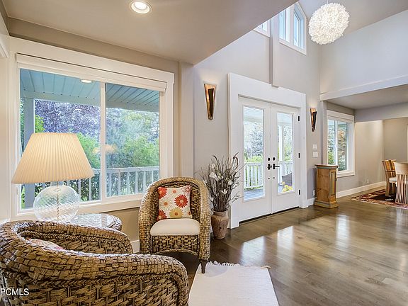 3rd image of 2862 Hackney Ct