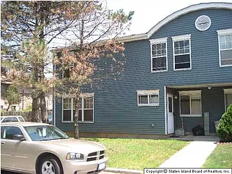 35 Pond Way  image 1 of 7