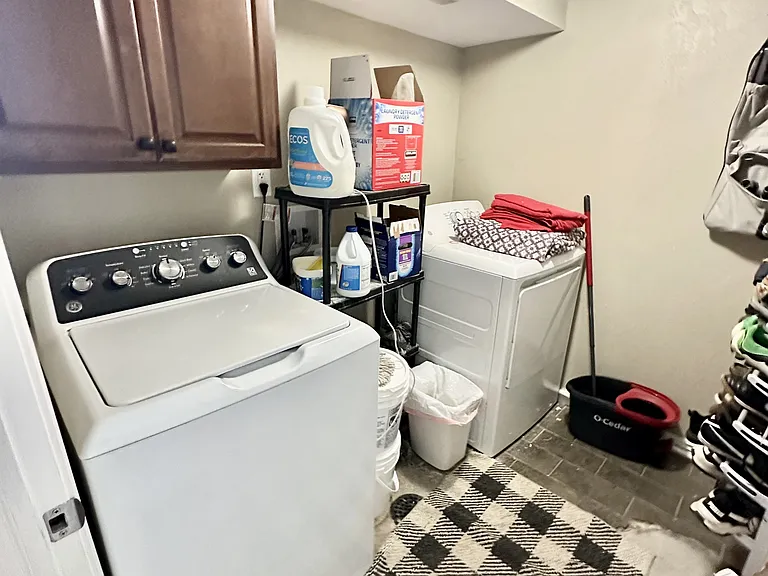 195 N 400 E — Photo 9