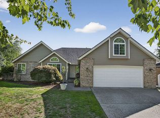 8330 SW Rogue Ln, Wilsonville, OR 97070