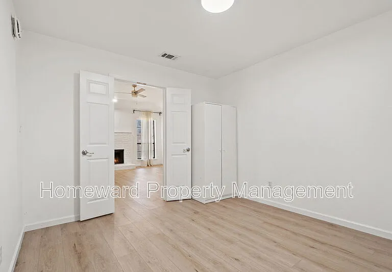 1401 Landmark Ct — Photo 11