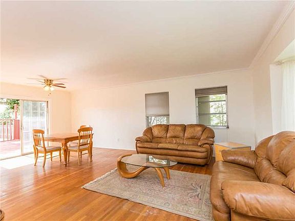 2nd image of 1640 NE 171st St