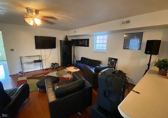 3rd image of 1510 W 41st St