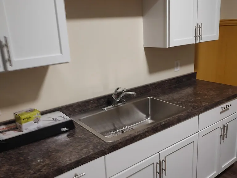 1073 Dewey Ave — Photo 10