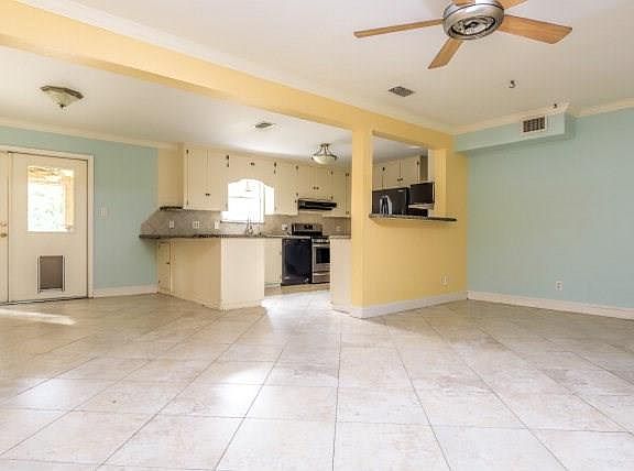 2nd image of 317 Beach Blvd
