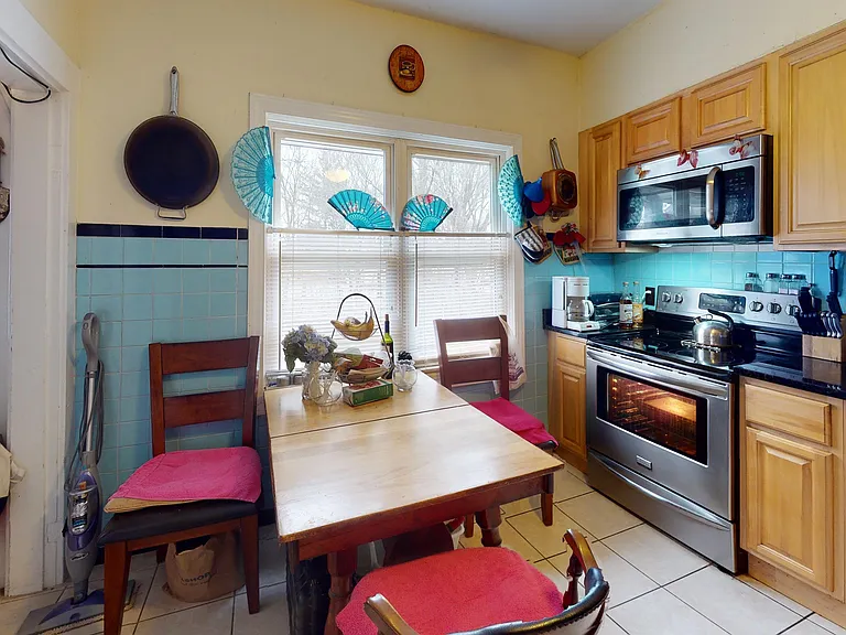 48 Oak St #2 — Photo 2