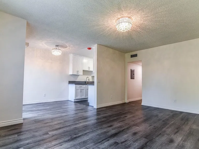 512 Griswold St #9 — Photo 6
