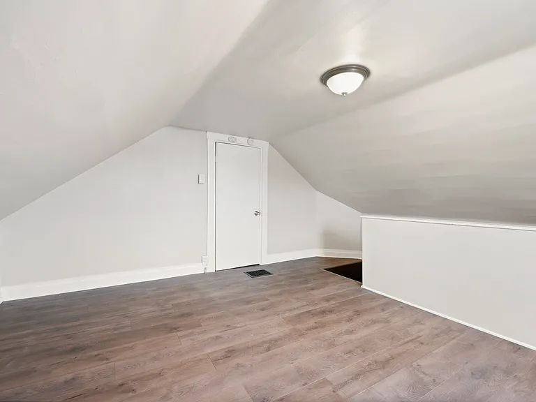 27 Rudolph St — Photo 17