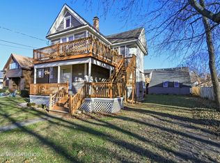 328 2nd St, Libertyville, IL 60048