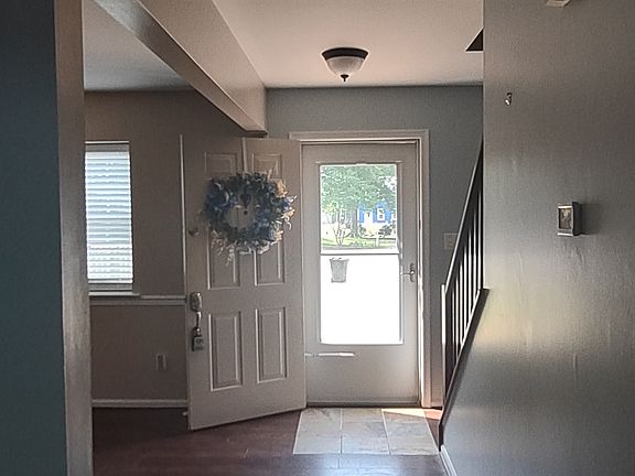 2nd image of 5 Hadley Pl