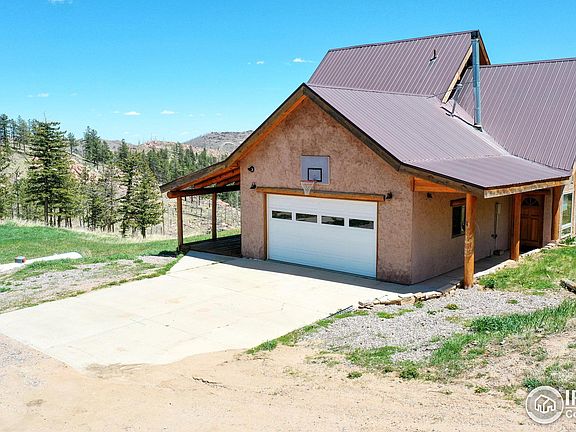 3rd image of 700 Woodlot Ln