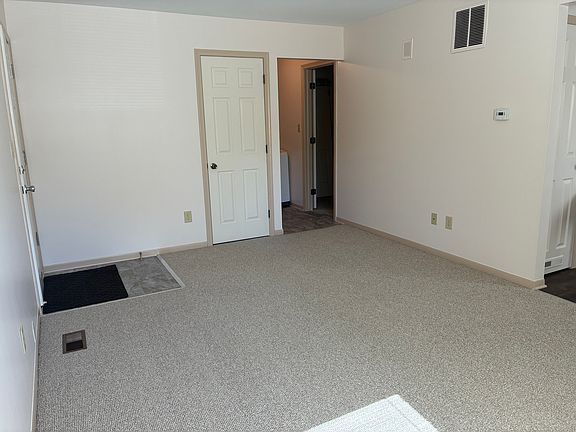 5th image of 480 Maple St APT 1