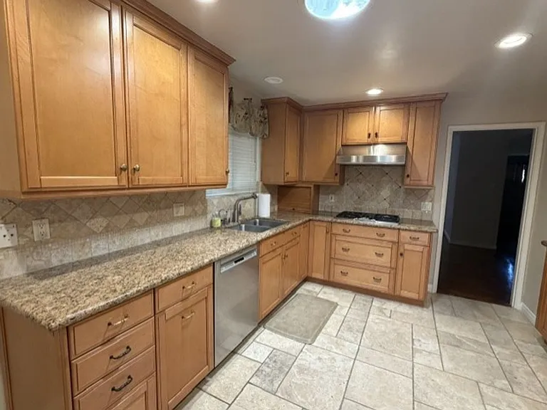 3040 Orange Ave — Photo 10