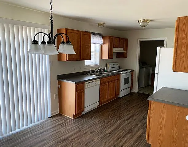 3 bed, 1232 sqft, $1,800 — Photo 3
