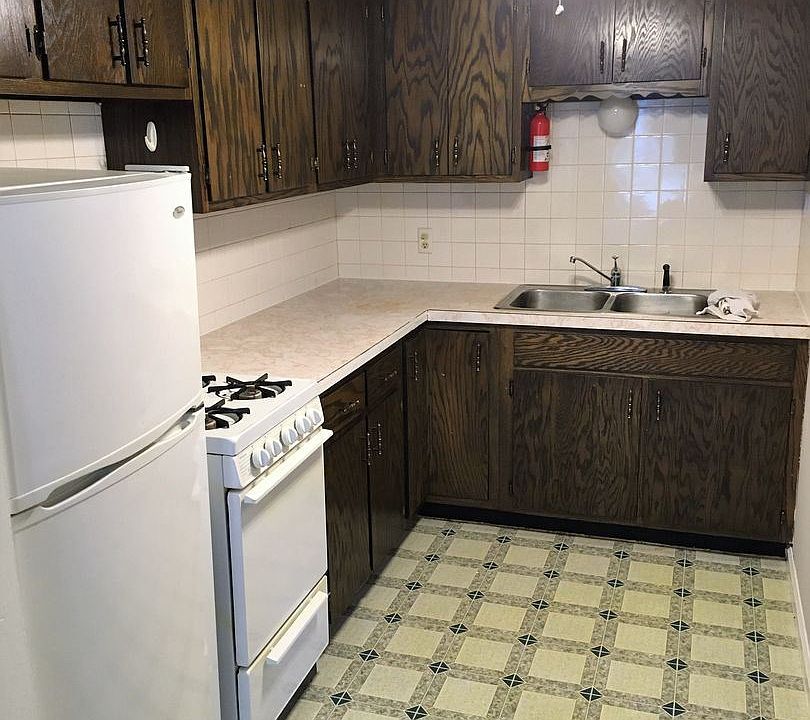 2nd image of 202 S Munroe St APT 2