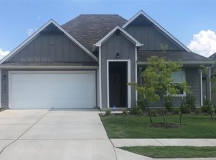 1002 Austin Bayou Dr, Hutto, TX 78634