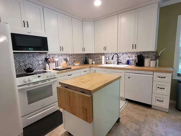 703 Oak Creek Rd — Photo 6