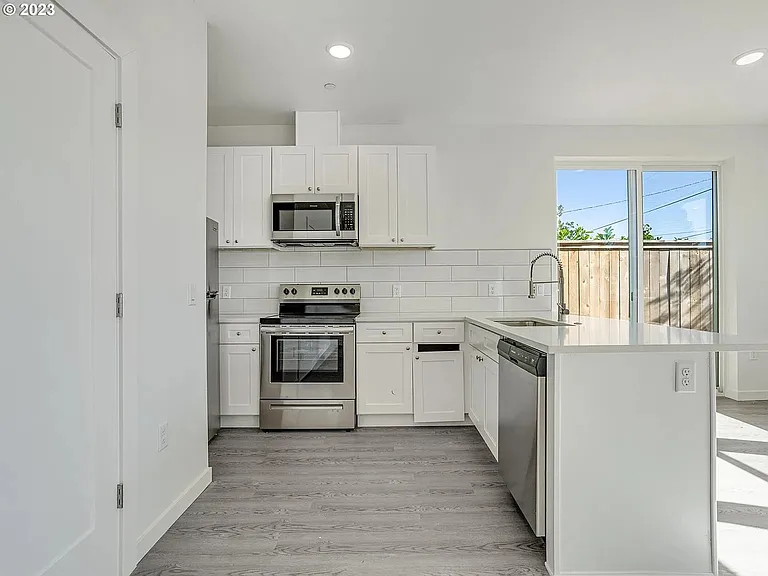 6845 N Montana Ave — Photo 28