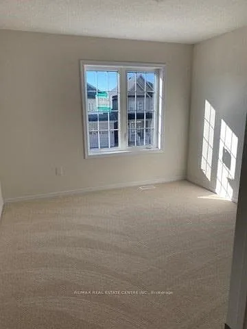 10 Esther Cres — Photo 16
