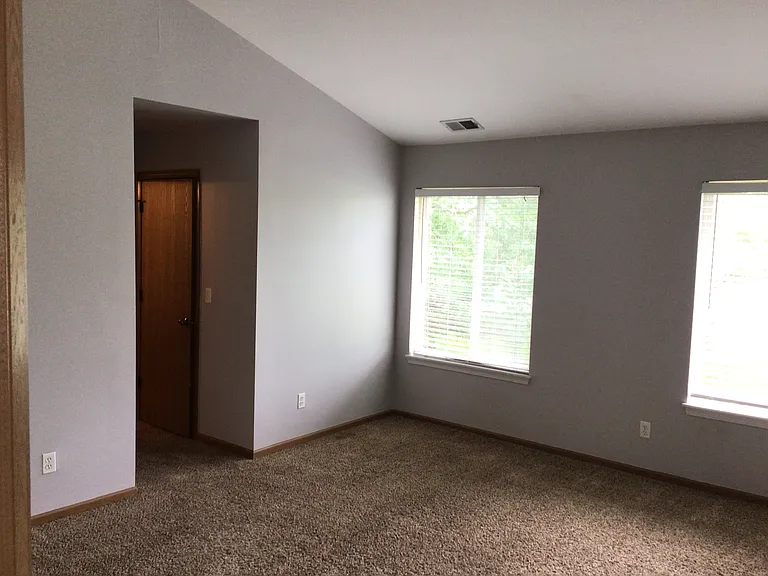13843 S Petersburg Dr — Photo 18