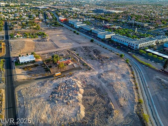 3rd image of Delano Dr
