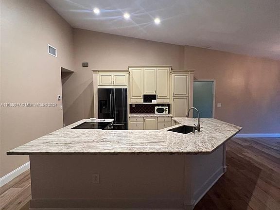 2nd image of 9982 Costa Del Sol Blvd #G-87