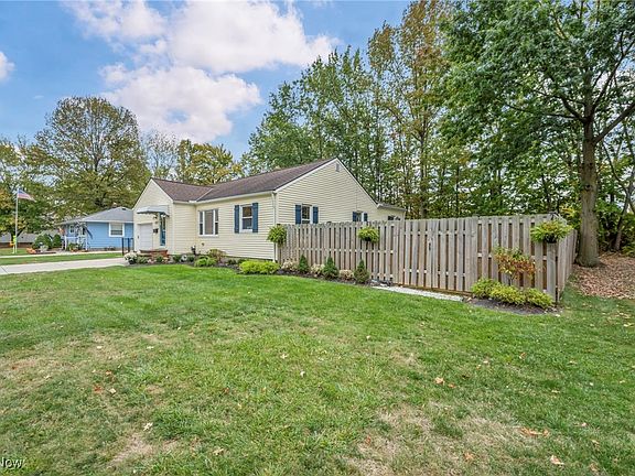 4th image of 36842 Saint Clair St