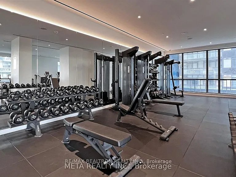 39 Roehampton Ave #4301 — Photo 26